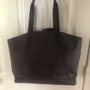 Lululemon Large ALL DAY TOTE gym/travel tote!